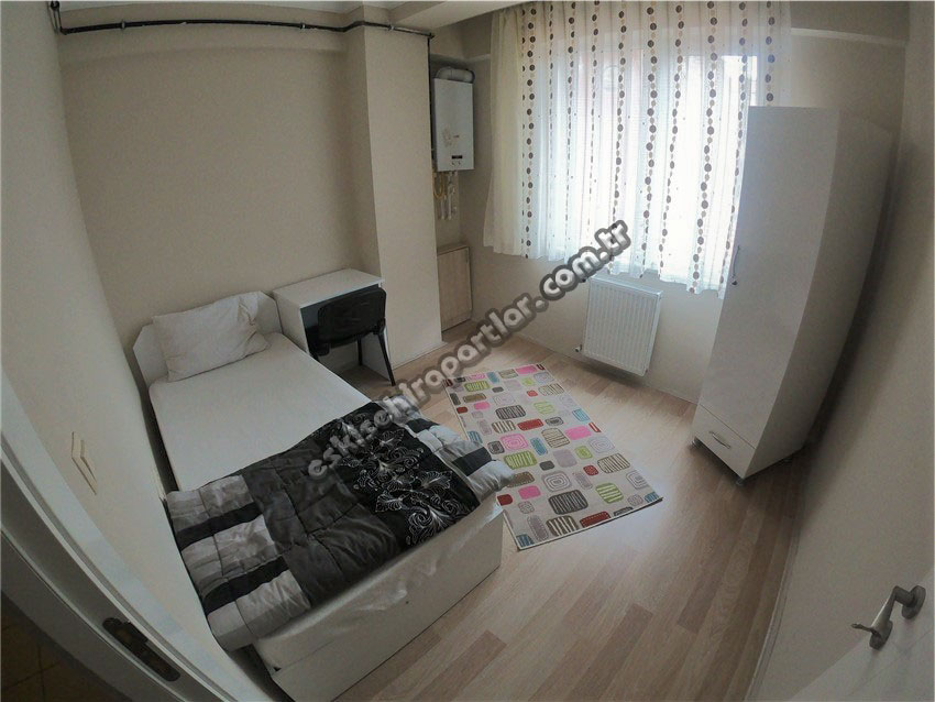 Çağdaş Erkek Apart