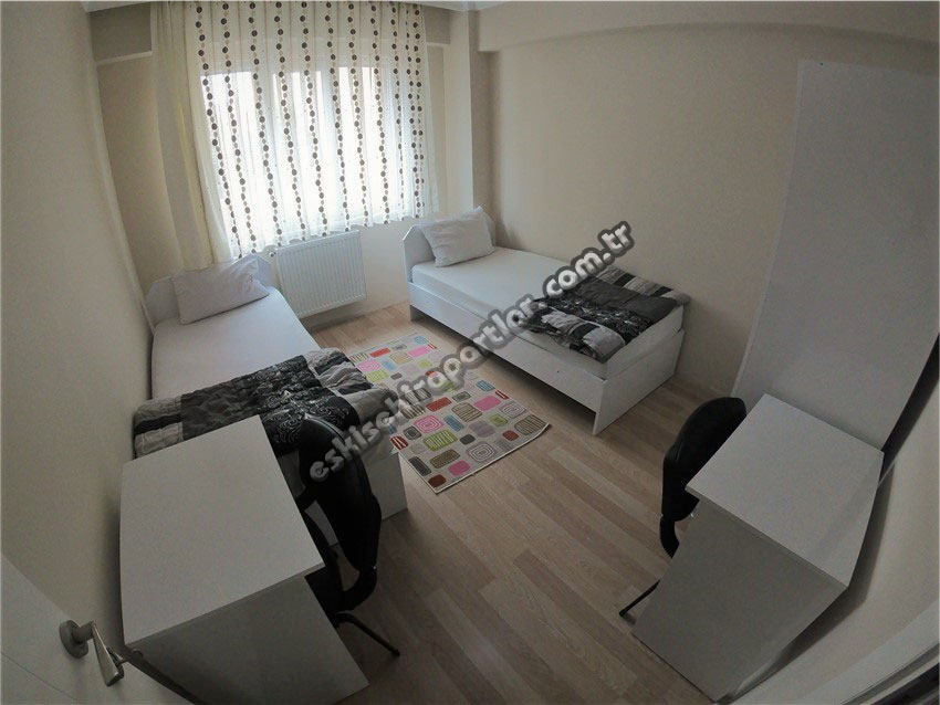 Çağdaş Erkek Apart