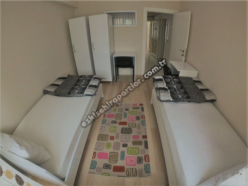 Çağdaş Erkek Apart