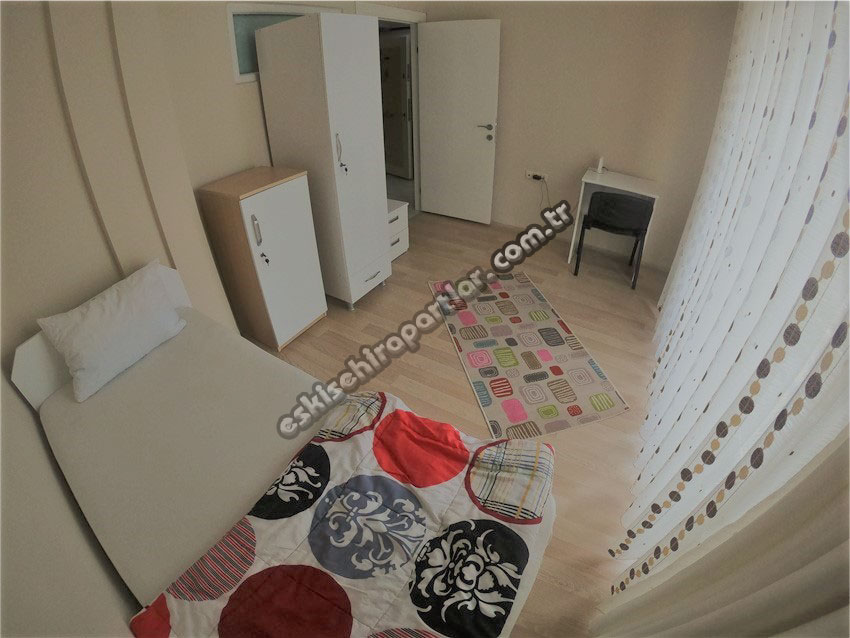 Çağdaş Erkek Apart