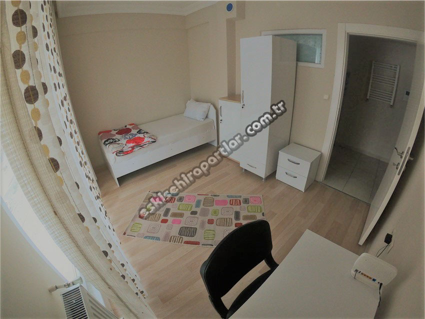 Çağdaş Erkek Apart