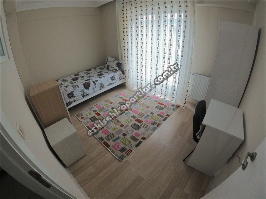 Çağdaş Erkek Apart