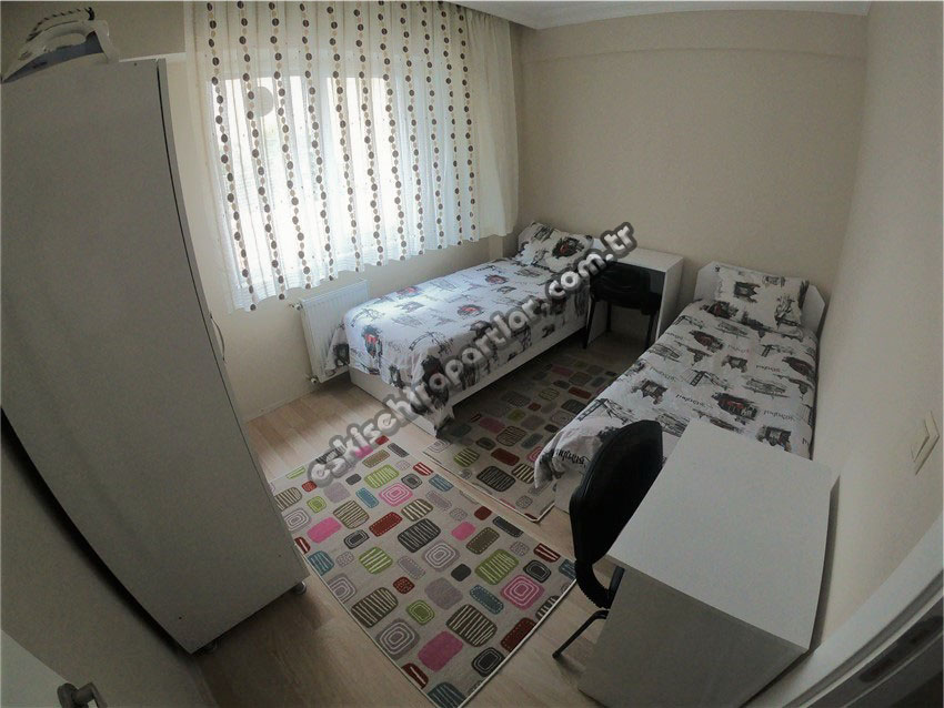 Çağdaş Erkek Apart