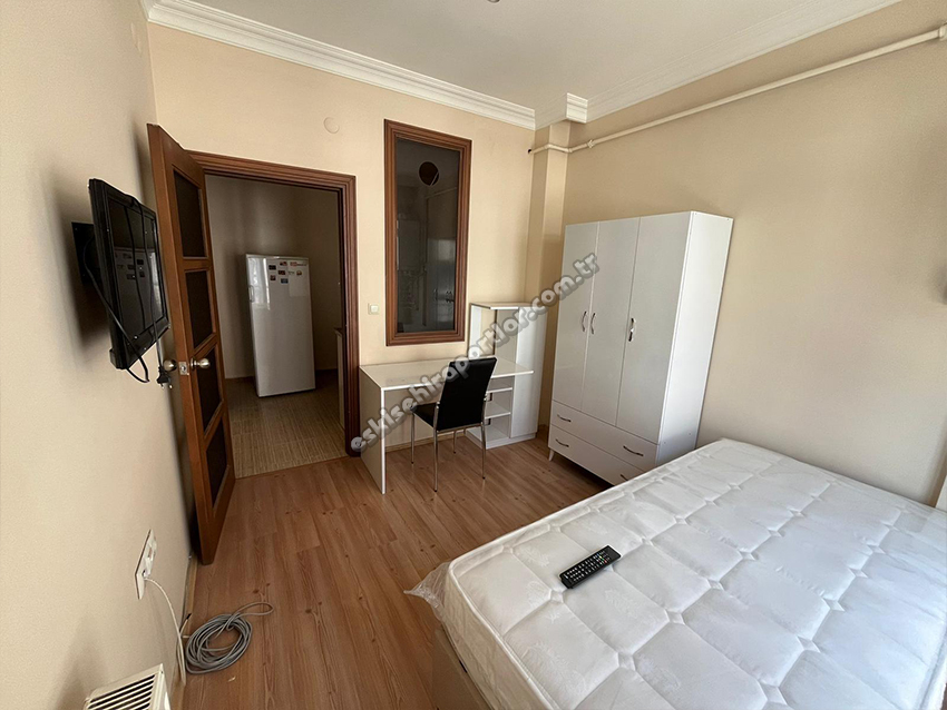 Balâ Kız Apart