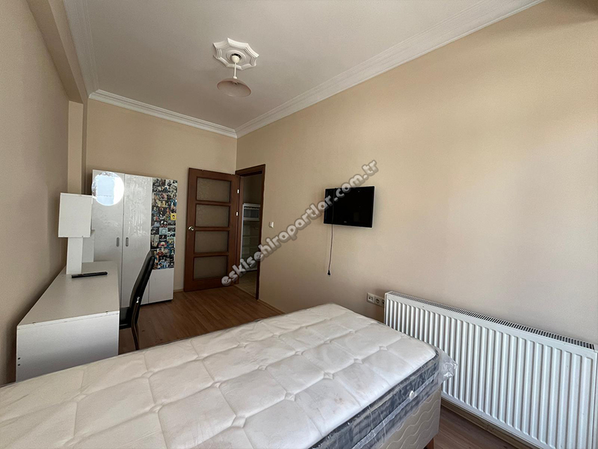 Balâ Kız Apart