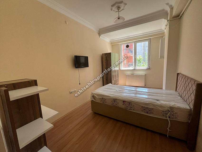 Balâ Kız Apart