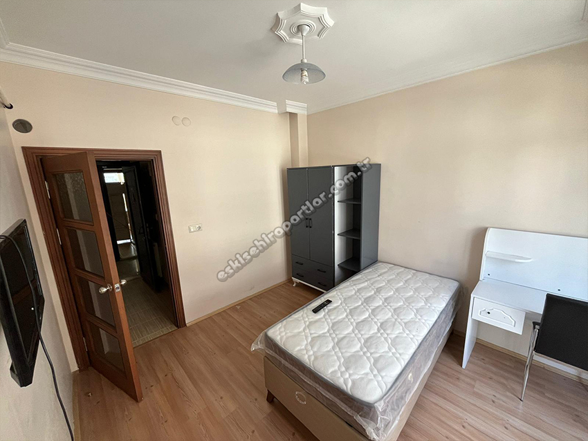 Balâ Kız Apart