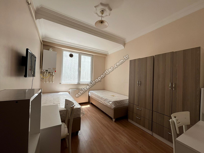 Balâ Kız Apart
