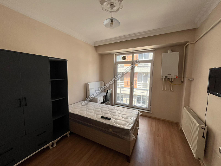 Balâ Kız Apart