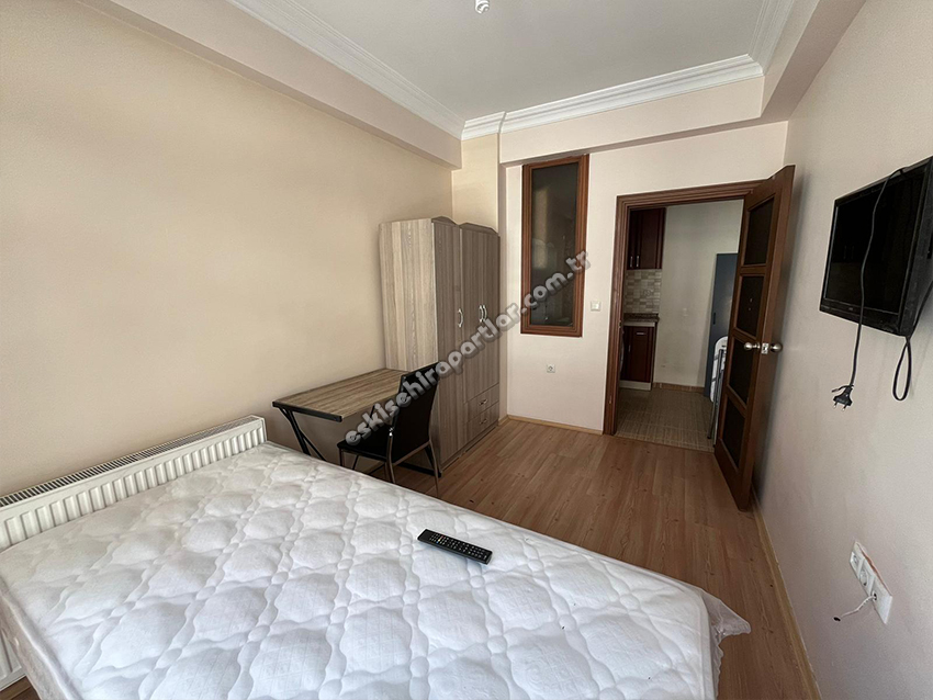 Balâ Kız Apart