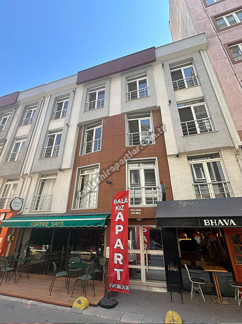 Balâ Kız Apart