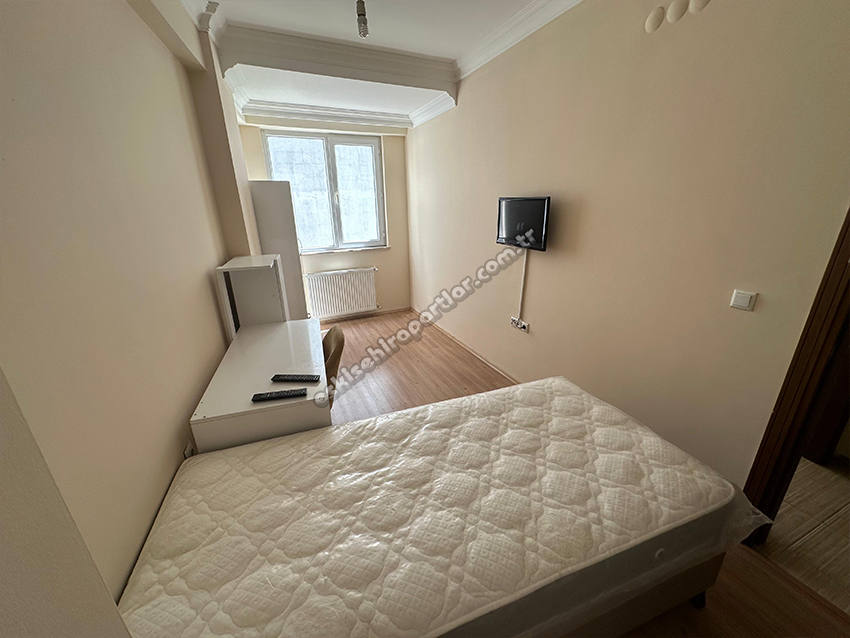 Balâ Kız Apart