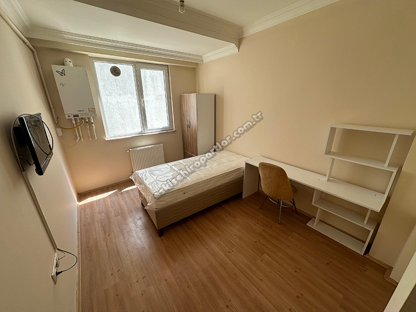 Balâ Kız Apart