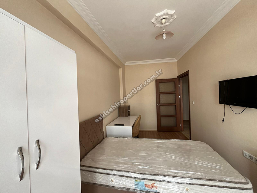 Balâ Kız Apart