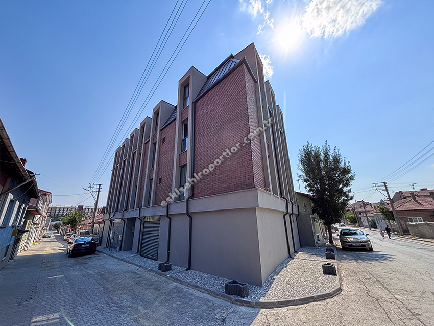 Çemberci Apart A3 Premium Kız Suit