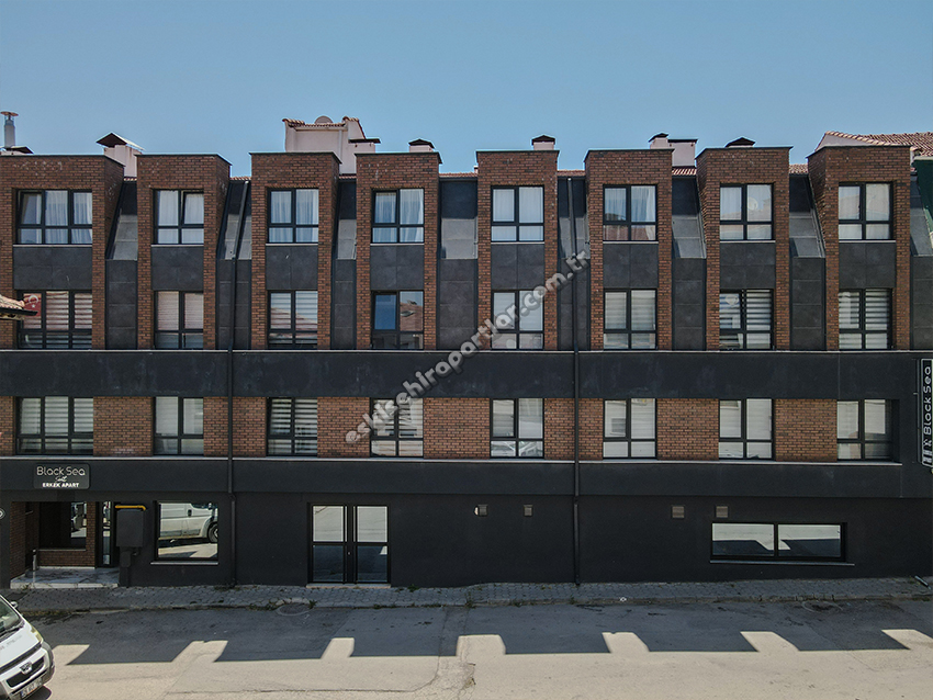 Çemberci Apart Black Sea Suit