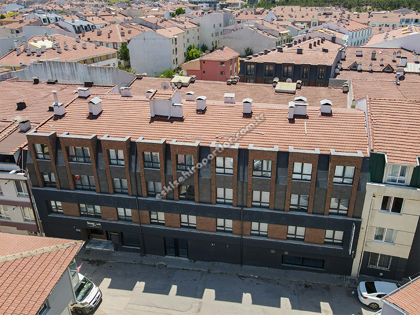 Çemberci Apart Black Sea Suit