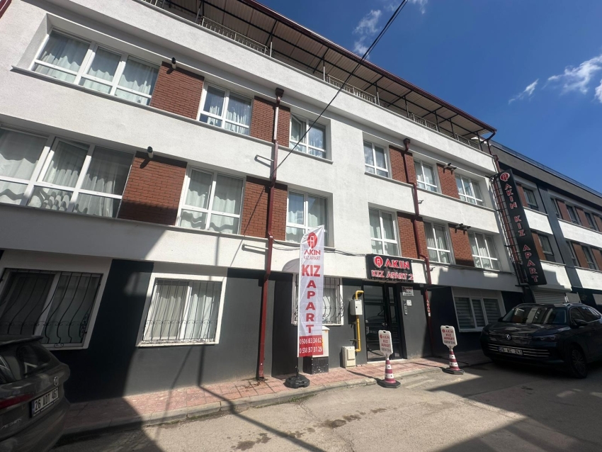 Akın kız apart