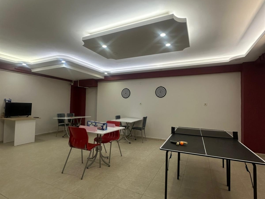 Akın kız apart