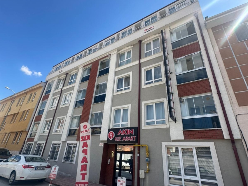 Akın kız apart