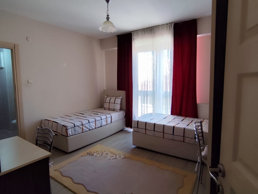 Bahar kız apart
