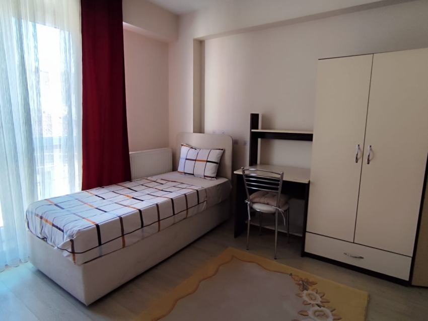Bahar kız apart