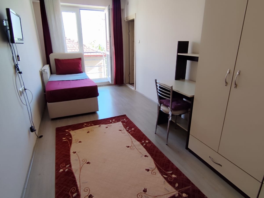 Bahar kız apart