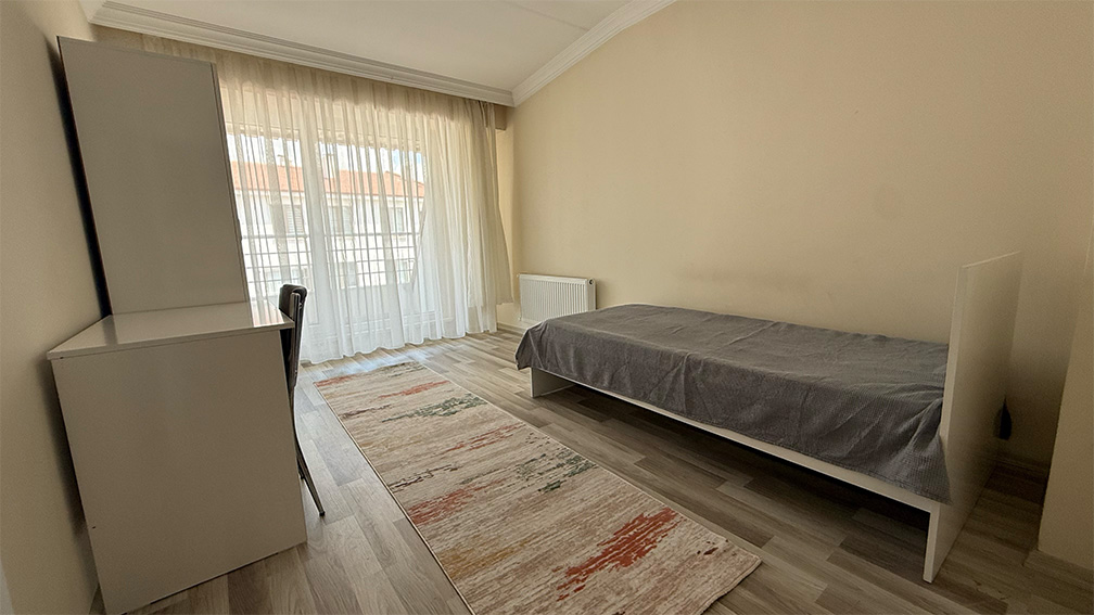 Akın kız apart