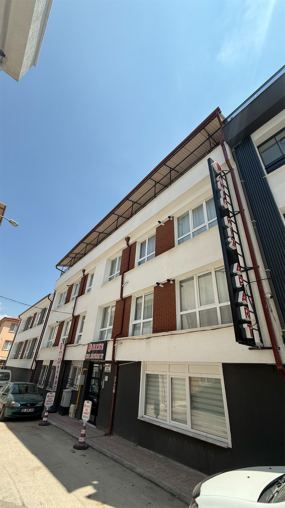 Akın kız apart