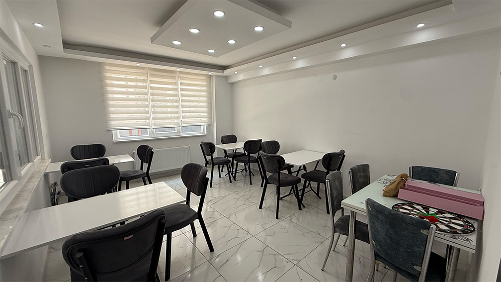Akın kız apart
